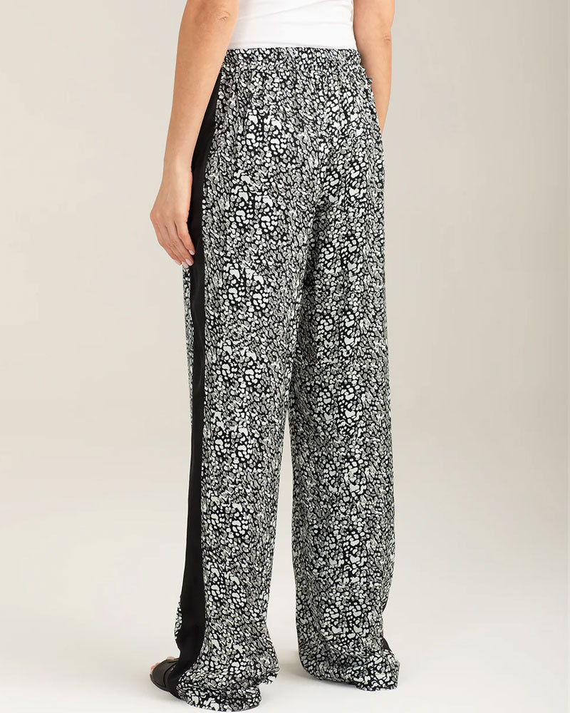 Fred Mello Pantalone in Raso Stampato Colore Nero
