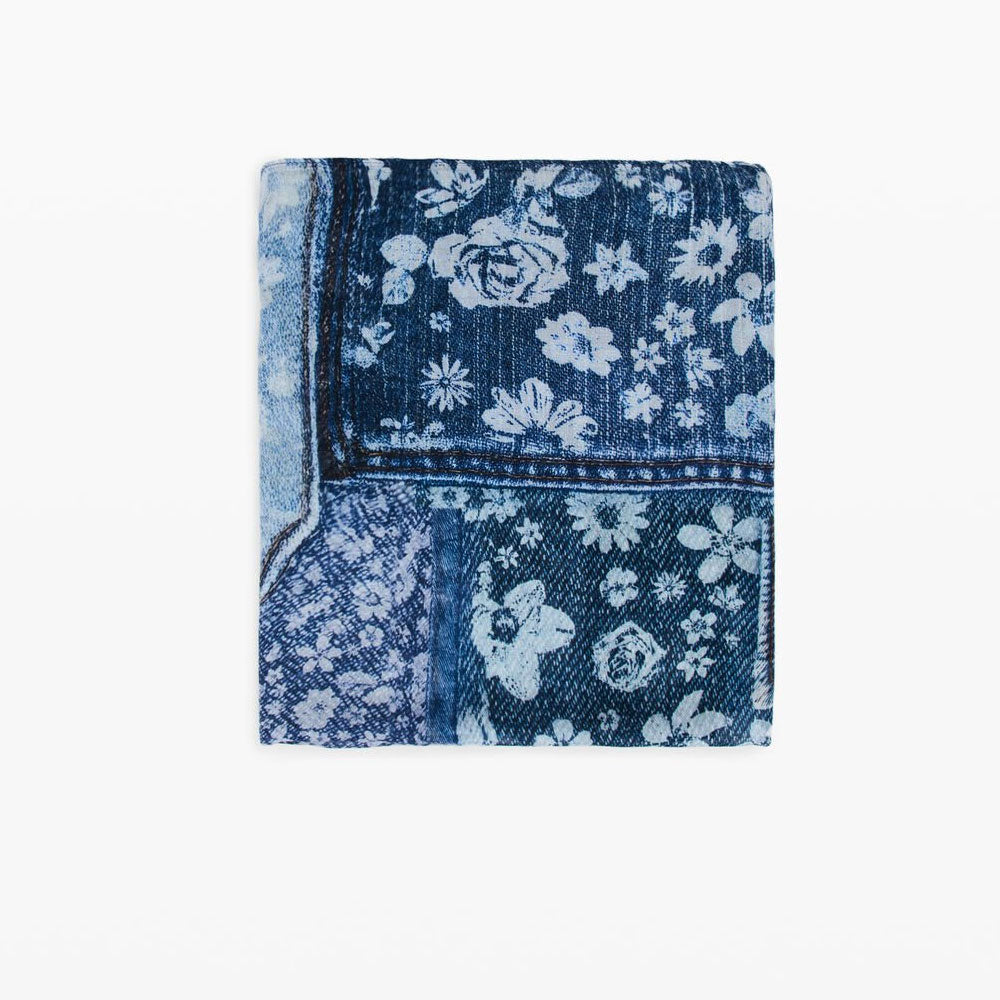 Desigual Foulard Rettangolare in Denim Patch Colore Blu