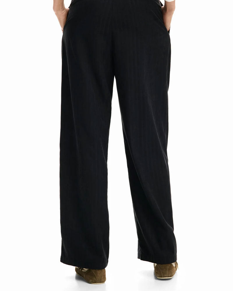 Desigual Pantalone Lungo a Pinocchietto Colore Nero