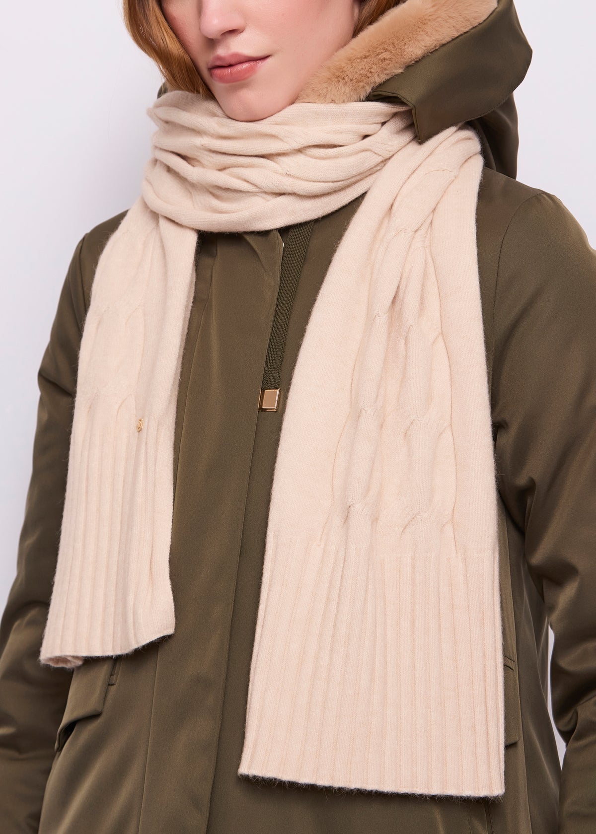 Gaudì Sciarpa in Maglia con Lavorazione a Trecce Colore Beige